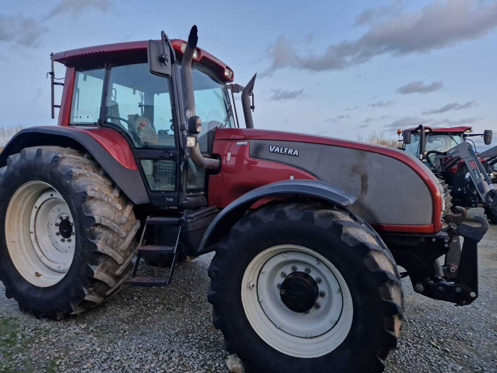 VALTRA T180