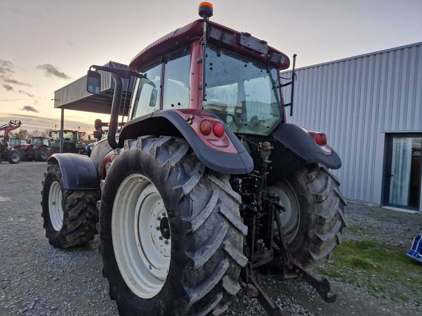 VALTRA T180