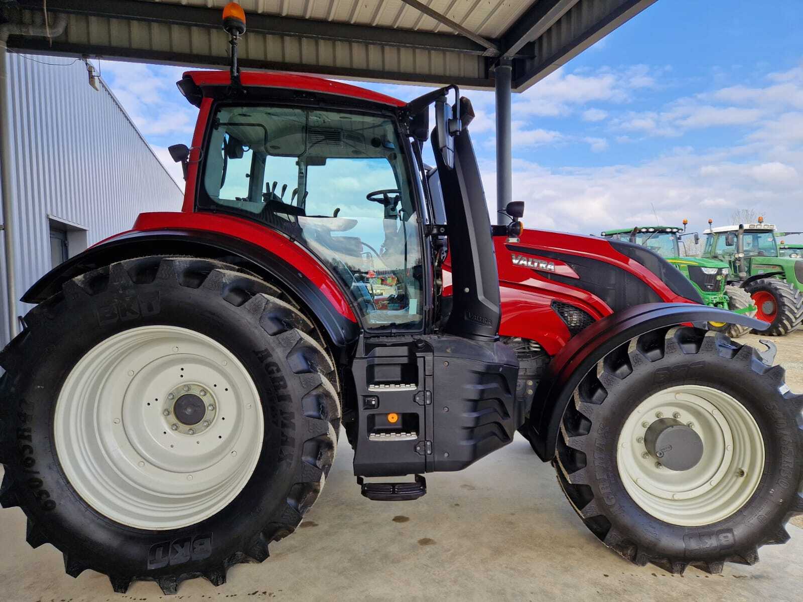 VALTRA T214 ACTIVE