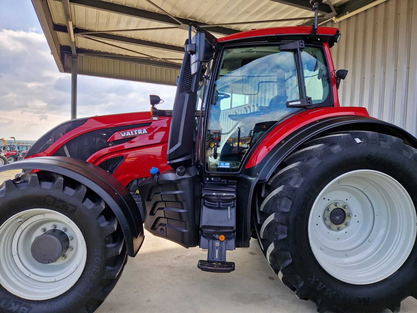 VALTRA T214 ACTIVE