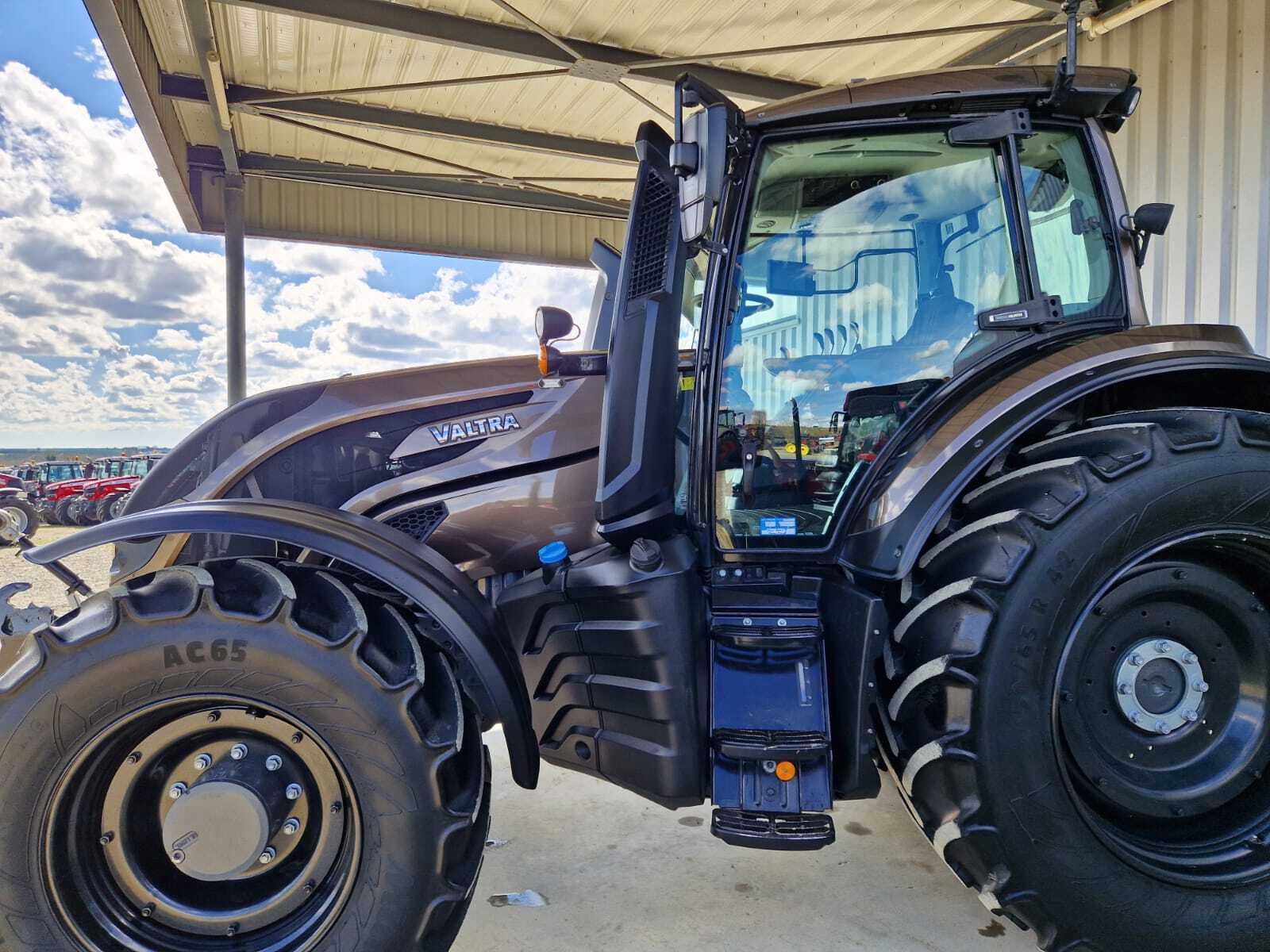 VALTRA T214 ACTIVE