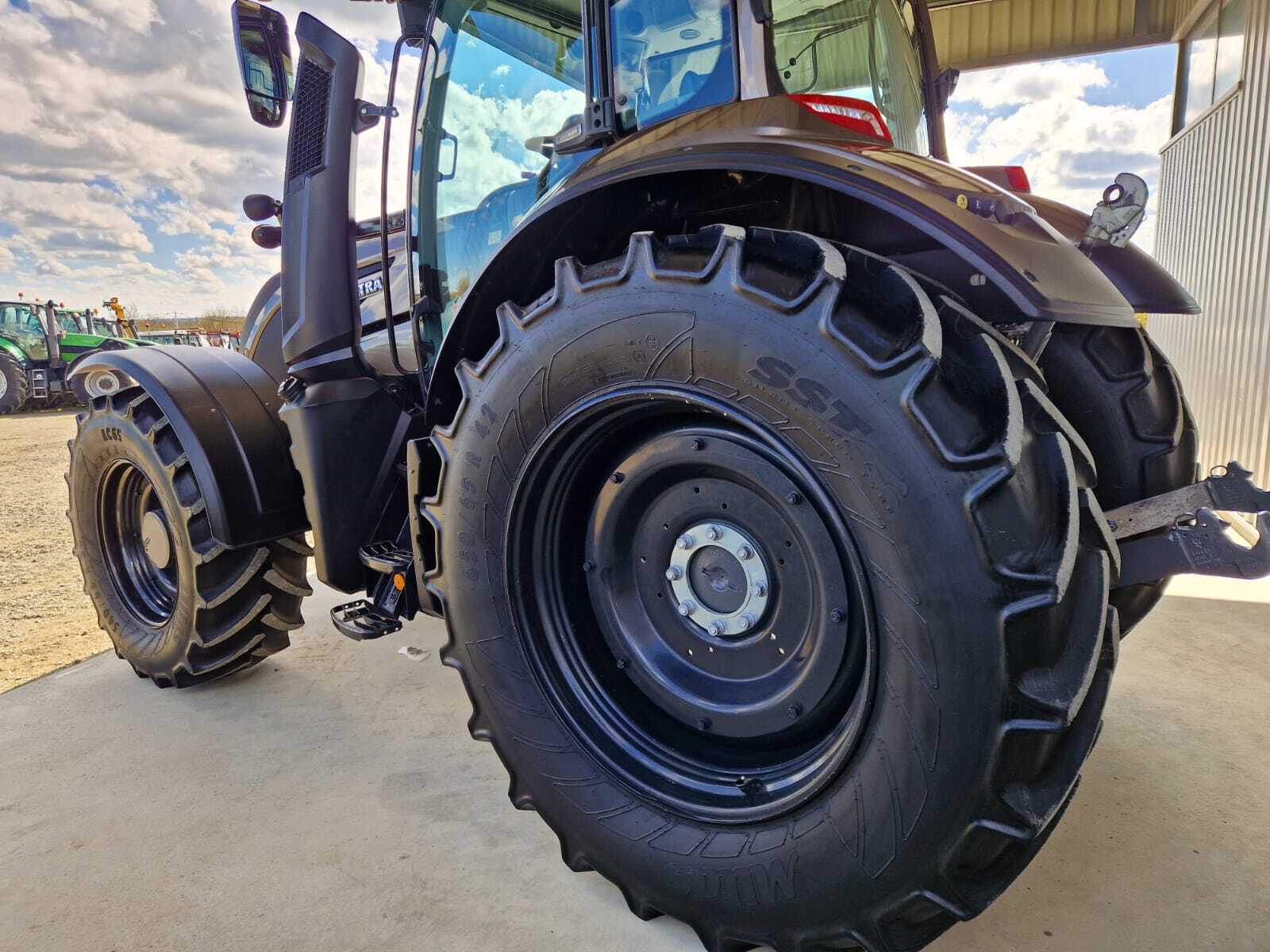 VALTRA T214 ACTIVE